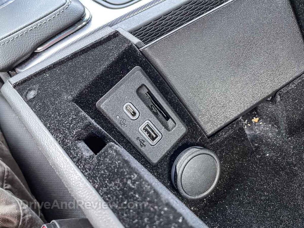 2023 cadillac ct4 USB power outlets