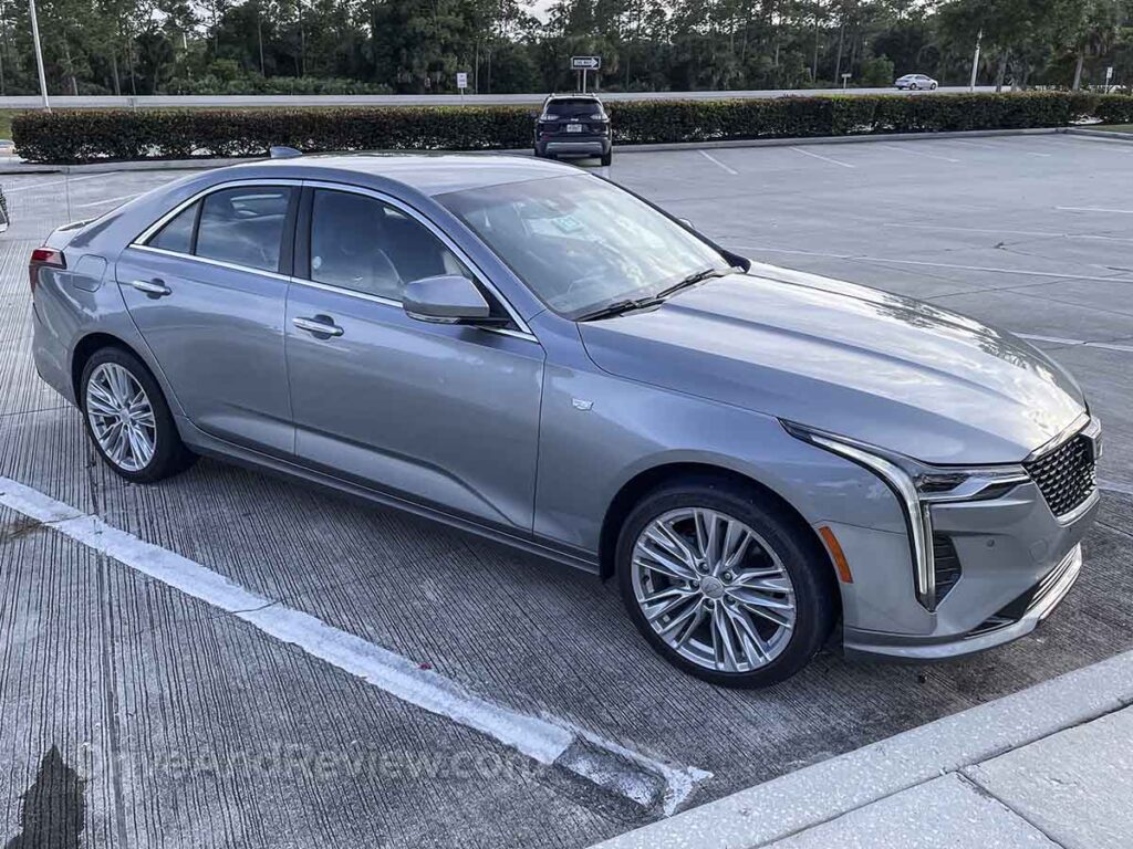 2023 cadillac ct4 Silver metallic